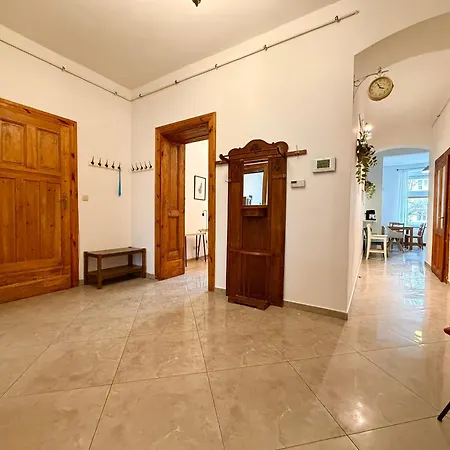 Apartment Daszynskiego Spacious By Bookinghost *